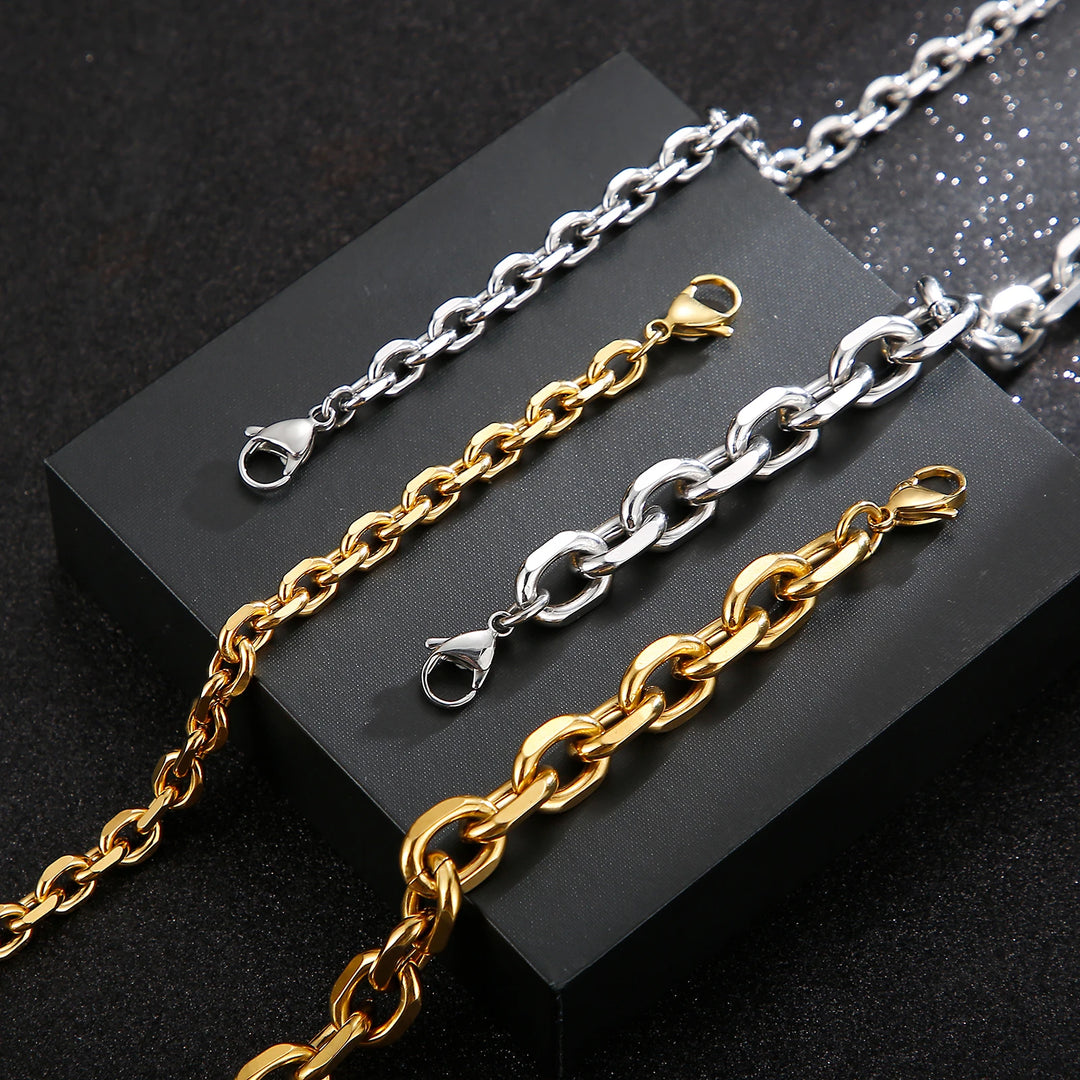 Kalen Golden Curb Chain Bracelet