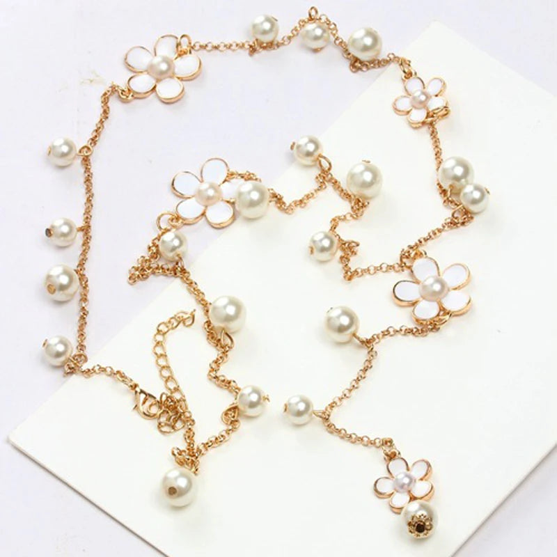 Romantic Pearl Plant Pendant Necklace