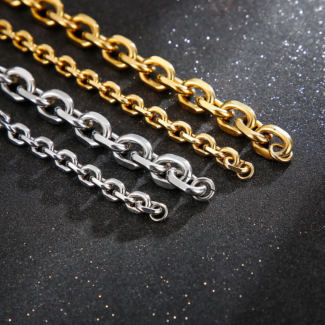 Kalen Golden Curb Chain Bracelet