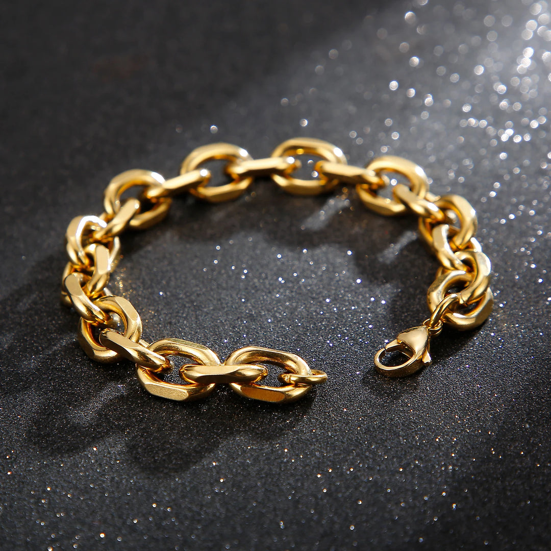 Kalen Golden Curb Chain Bracelet