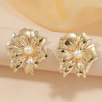 Load image into Gallery viewer, Floral Stud Earrings
