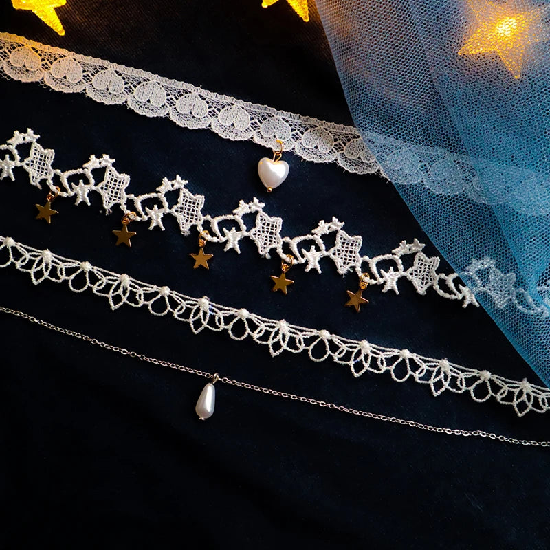 Retro White Velvet Lace Choker